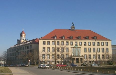 Lehrgebäude am Weberplatz