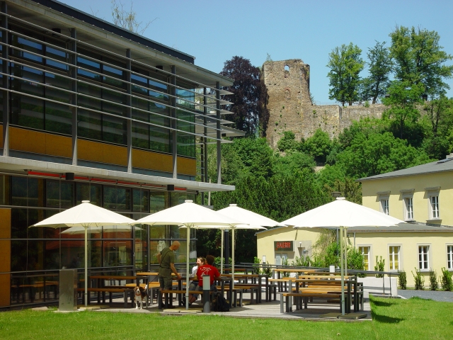 Mensa mit Burgruine