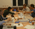 Studenten in der Lernwerkstatt