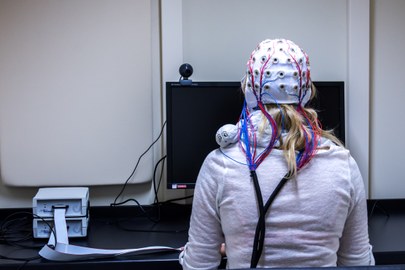 Proband in EEG Kabine