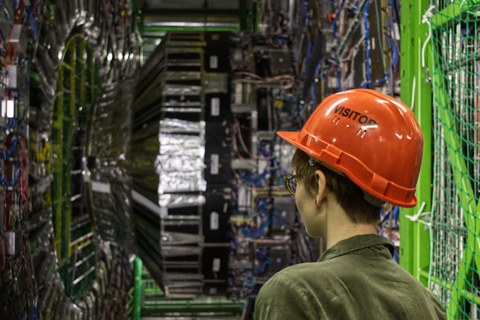 Ein Exkursionsteilnehmer im CERN