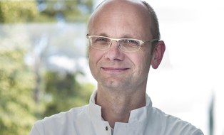 Portrait Prof. Jochen Hampe