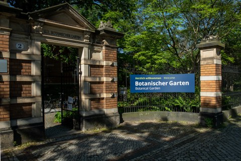 Eingang zum Botanischen Garten