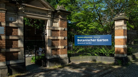 Eingang zum Botanischen Garten