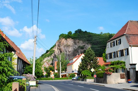 Blick von Sörnewitz auf den Boselfelsen