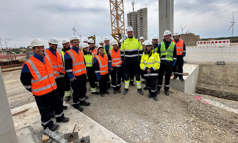 Im Zentrum der Baustelle dem Elektrolyseur