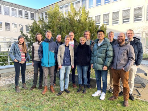 Gruppenbild mit neuen uns alten Kollegiatinnen und Kollegiaten