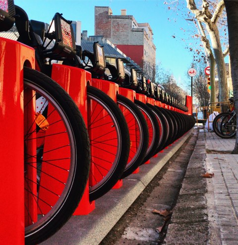 Foto einer Reihe parkender Fahrräder