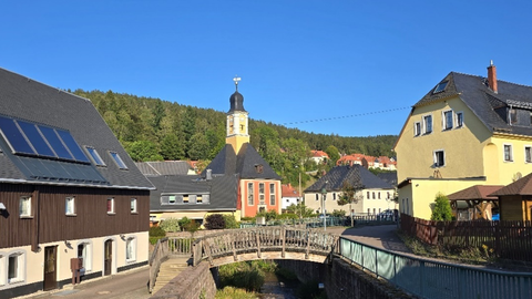 Blick auf die Dreifaltigkeitskirche in Schmiedeberg