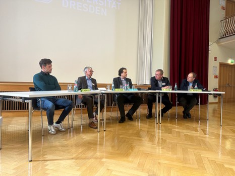 Podiumsdiskussion_