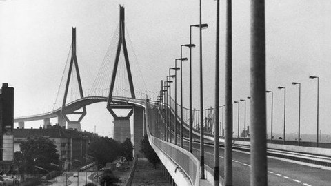 Die Köhlbrandbrücke in Hamburg