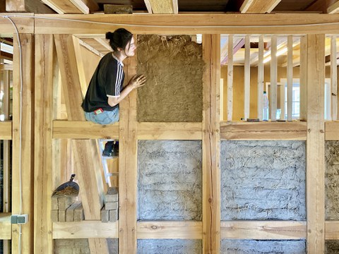 Ausfachen mit Lehm im Fachwerk