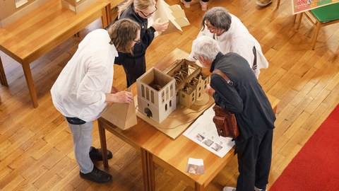 Ausstellung Entwurfsarbeiten der Professur in der Auferstehungskirche Dessau