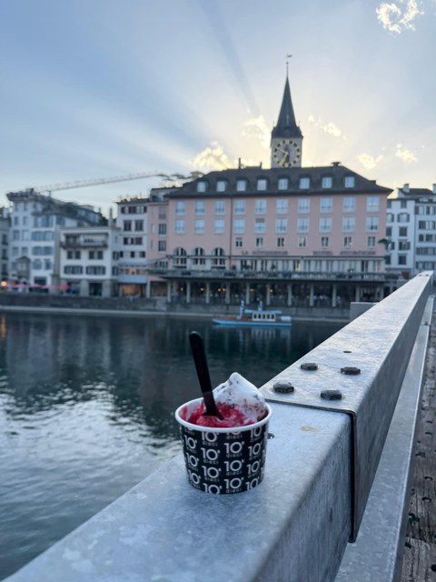 A Relaxing Evening by the Limmat