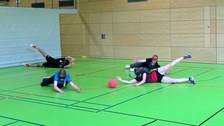 Goalball in der Sporthalle