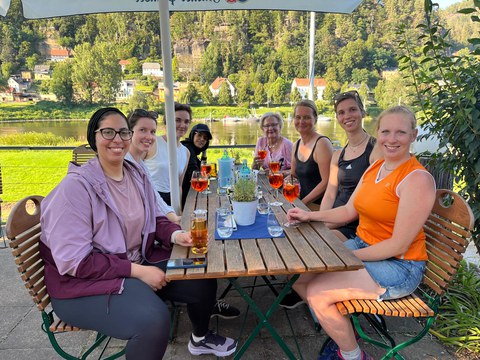 Das Team der Professur für Sozial- und Gesundheitsbauten beim Teamausflug in der Sächsischen Schweiz