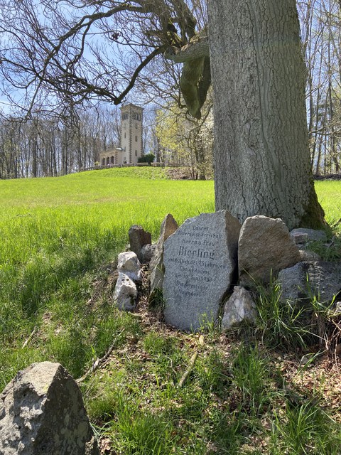 Blick auf Ottos Eck im Park von Naundorf