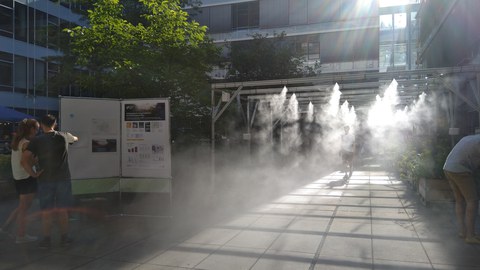 Zerstäuberanlage im Sonnelicht