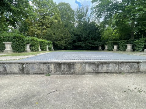 Blick auf die Bühen des Parktheaters Großer Garten