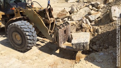 Blockseminar Sandstein von Lothar Beck, Abholen der Steine in Sandsteinbruch Cotta Professur für Darstellungslehre 2018