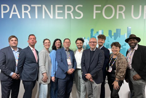 Gruppenfoto der Teilnehmer am Stand 