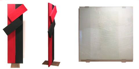 Wolff-Ulrich Weder: „Umarmung“ 2004, Bauholz, Farbe, h = 202 cm, b = 85 cm, t = 60 cm; „Fließen“ (Reliefstruktur) 2001, Folie, Glas, 110 x 110 cm; Fotos: Niels-Christian Fritsche (2008)