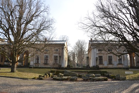 Eingangssituation am Neuen Annenfriedhof