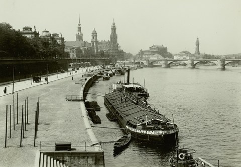 Terrassenufer Dresden um 1913