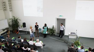 Die Abbildung zeigt ein Foto einer Diskussionsrunde während der Planergespräche 2013.