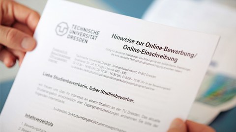 Foto eines Ausschnitts des Hinweisblattes zur Online-Bewerbung und Online-Einschreibung