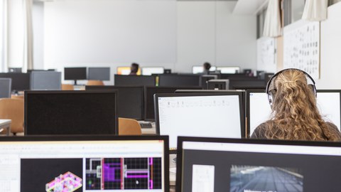 Student mit Computer