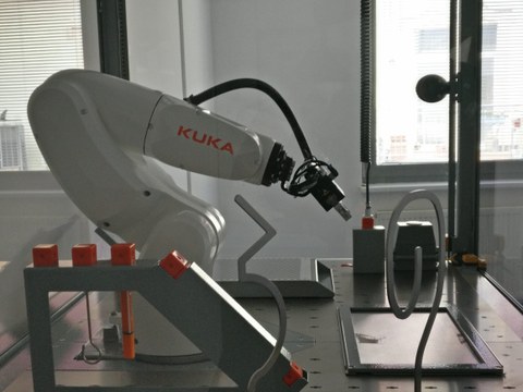 KUKA ready2_educate robot