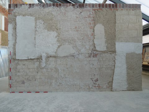 Musterfläche mit unterschiedlichen Heißkalkputzen und Heißkalktünchen