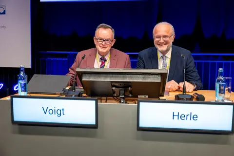 Prof. Ivo Herle als Sitzungsleiter