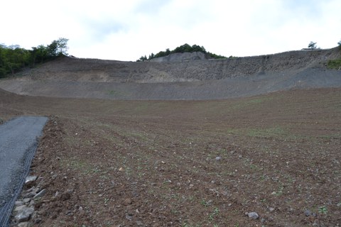 Rutschung an der D8 nach der Sanierung