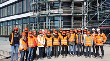 Gruppenbild auf der Baustelle Amprion in Dortmund