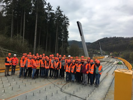 Gruppenbild Baustelle Talbrücke Schorgasttal