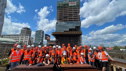 Gruppenfoto Baustelle Züblin, EDGE East Side Tower Berlin