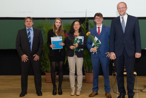 Dreßler-Baupreis, von Links nach rechts:  Dipl.-Ing. Gerd Baumann, Dipl.-Ing. Diane Charriere, Dipl.-Ing. You Lu, Dipl.-Ing. Tony Baumann, Prof. Dr.-Ing. Ivo Herle