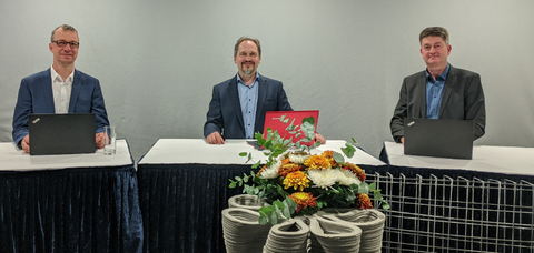 Die Organisatoren der digitalen Veranstaltung während der Podiumsdiskussion (v. l. nach r.: Jens Otto, Viktor Mechtcherine und Frank Will)