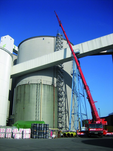 Exterior view of the sugar silo strengthened by TRC