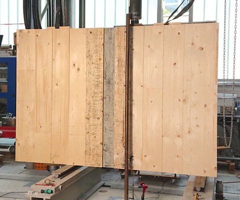 Prüfung Großbauteil ohne Holzflanken mit Verbindung aus Beton