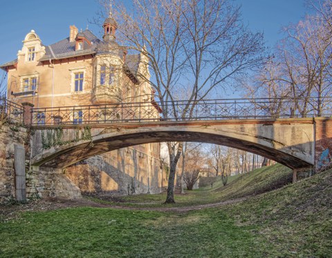 Thainburg bridge Naumburg, view and damages 