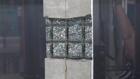 Ein Blick ins Innere: auch ohne Beton kann das Textil der Ermüdungsbelastung standhalten