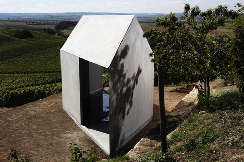 Weinberghaus aus Hochleistungsbeton