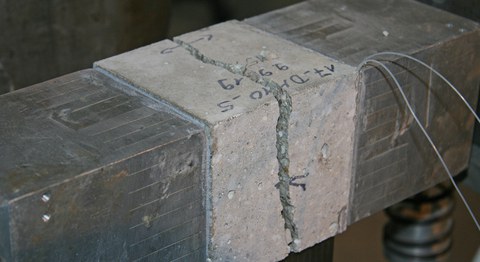 MESSBARE ANISOTROPIE NACH BELASTUNG