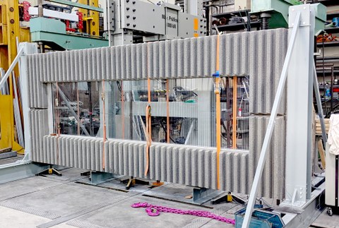 Noise barrier element in the test stand