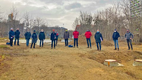 Foto zeigt die Übergabe der Baustelle an die Arbeitsgemeinschaft (ARGE)