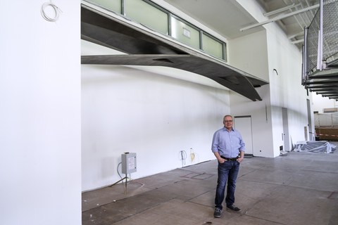 Manfred Curbach vor der Carbonbeton-Brücke im Deutschen Museum | Foto: Ansgar Pudenz