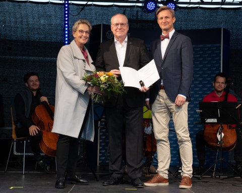 Ehrennadel 2020 der TU Dresden für Prof. Manfred Curbach